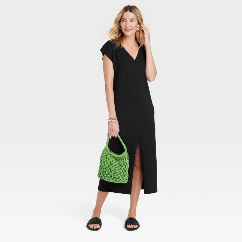 Universal Thread Short Sleeve V -Neck Shirtdress